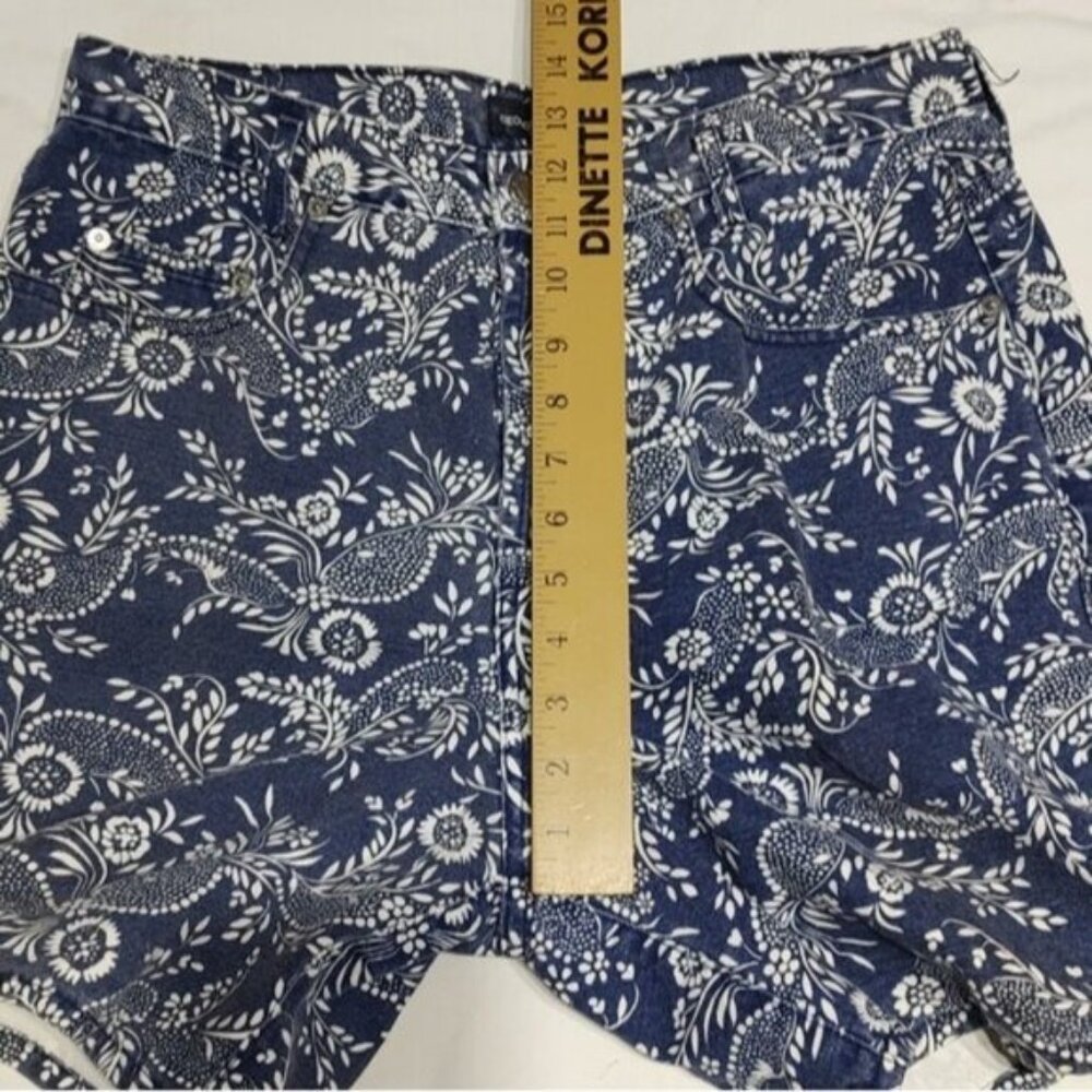 Vintage 90s Grunge Bandana Print Denim Shorts 3 Guess George Marciano - Picture 9 of 10